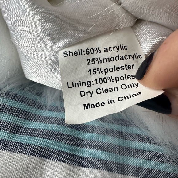 Girls White Faux Fur Hand Muff Hand Warmer - Picture 5 of 7